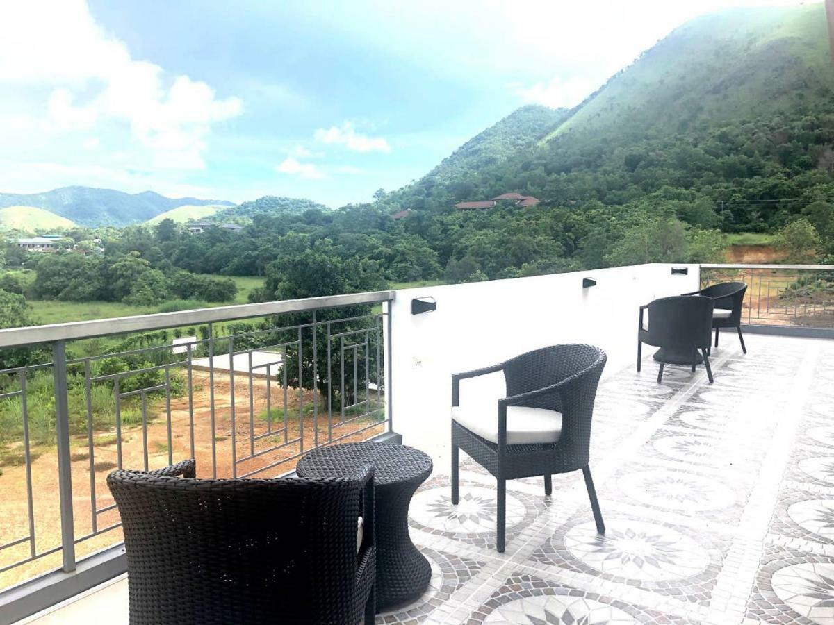 Bella Villa Корон Екстериор снимка
